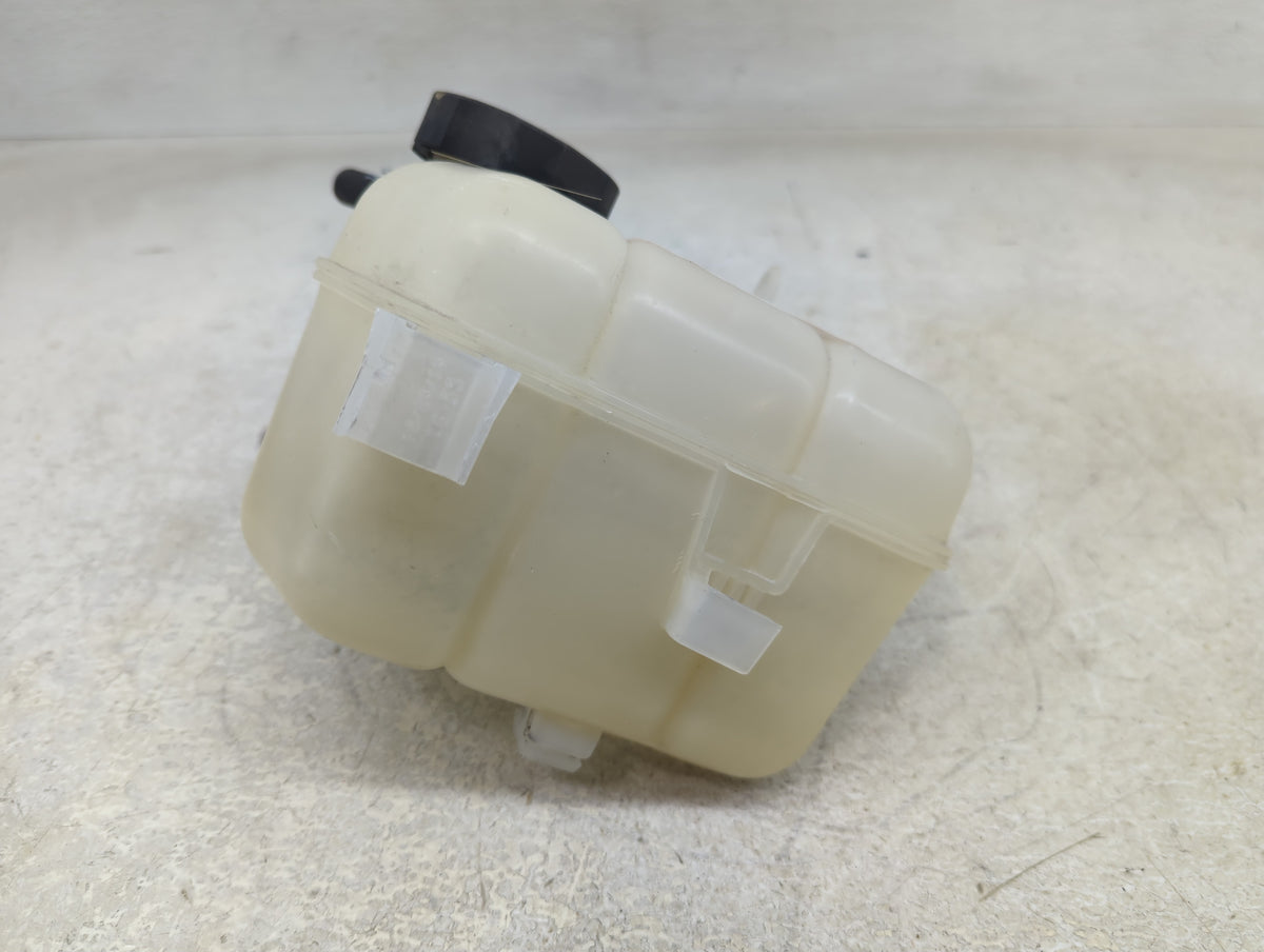 2014 Chevrolet Impala Radiator Coolant Overflow Expansion Tank Bottle 1390542 - Oemusedautoparts1.com