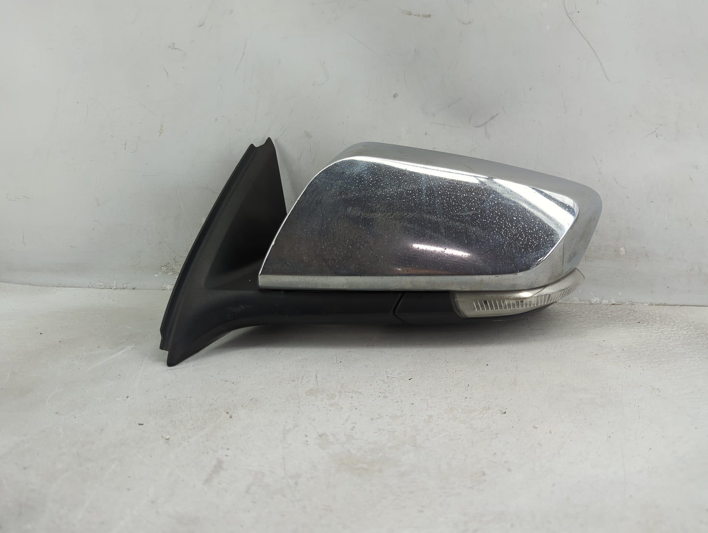 2016-2017 Chevrolet Impala Driver Side View Mirror - Left Door Mirror OEM Used - Oemusedautoparts1.com
