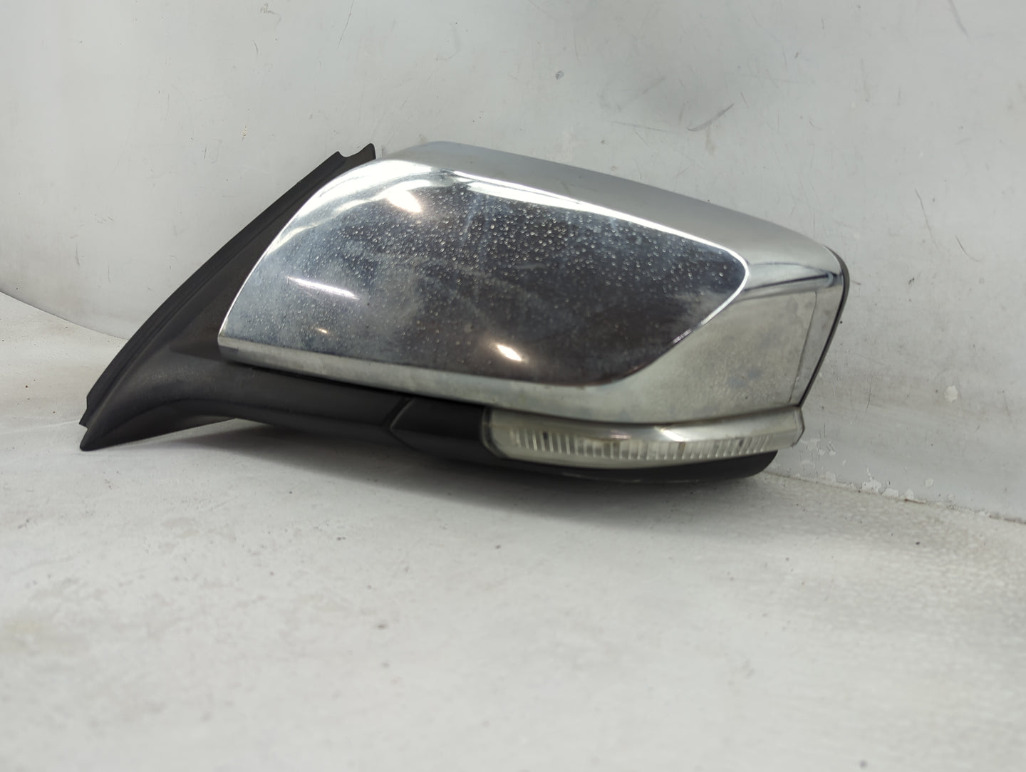 2016-2017 Chevrolet Impala Driver Side View Mirror - Left Door Mirror OEM Used - Oemusedautoparts1.com