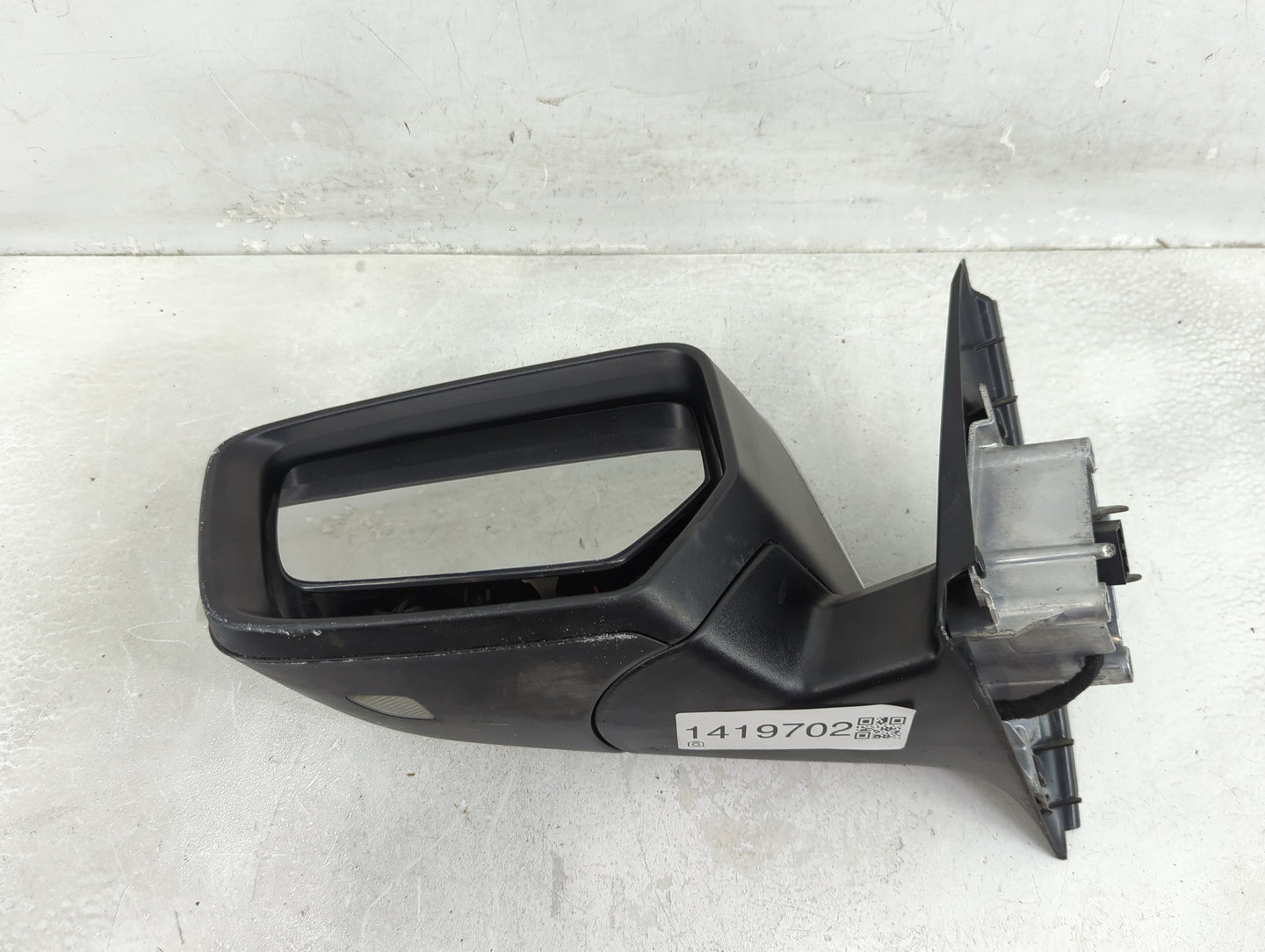 2016-2017 Chevrolet Impala Driver Side View Mirror - Left Door Mirror OEM Used - Oemusedautoparts1.com