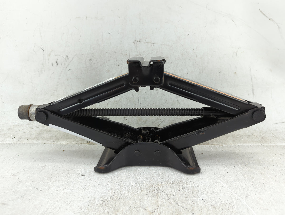 2017 Chevrolet Impala Spare Scissor Car Jack - Oemusedautoparts1.com