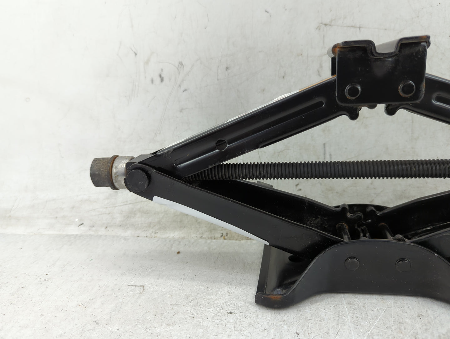 2017 Chevrolet Impala Spare Scissor Car Jack - Oemusedautoparts1.com