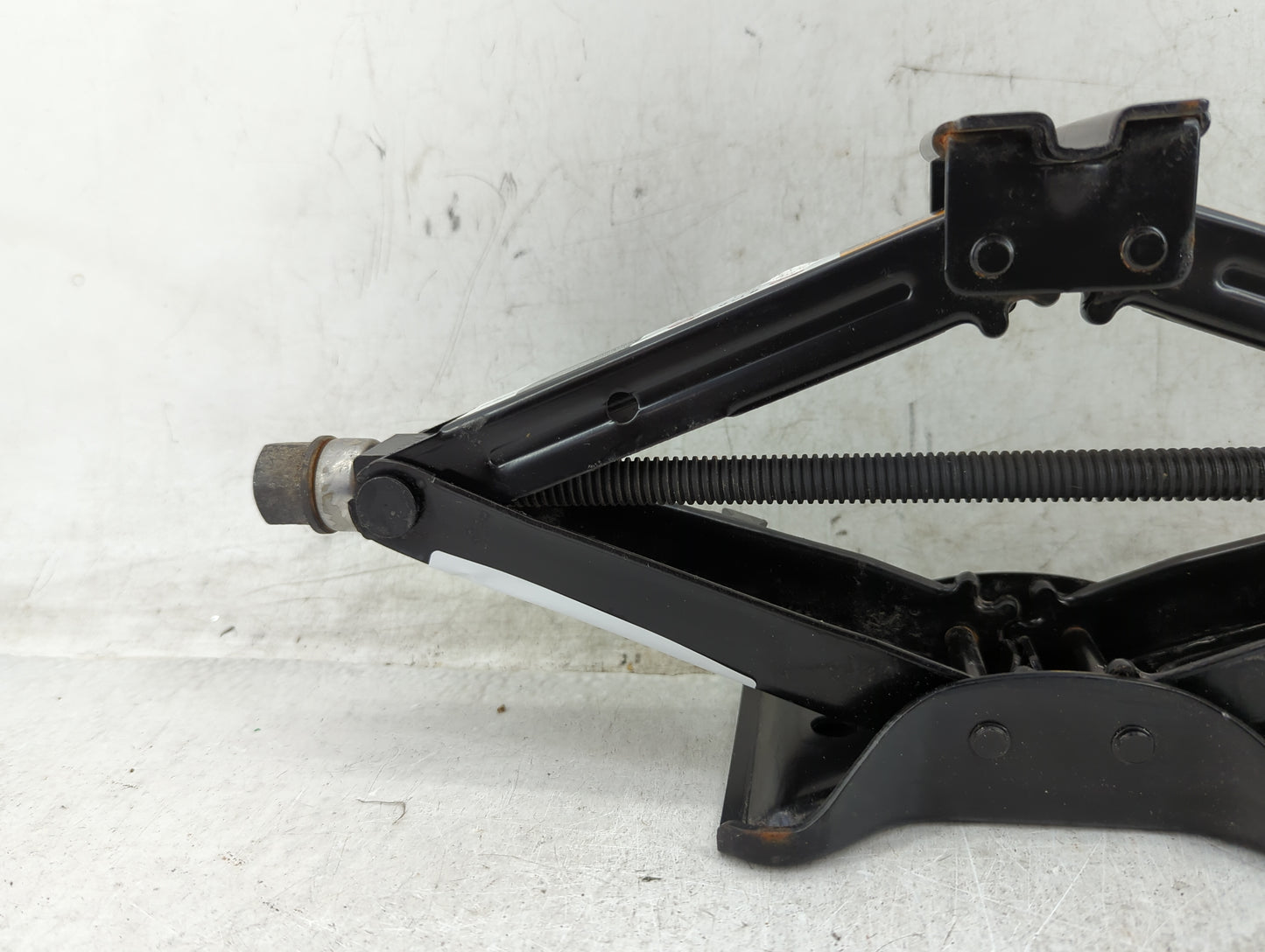 2017 Chevrolet Impala Spare Scissor Car Jack - Oemusedautoparts1.com