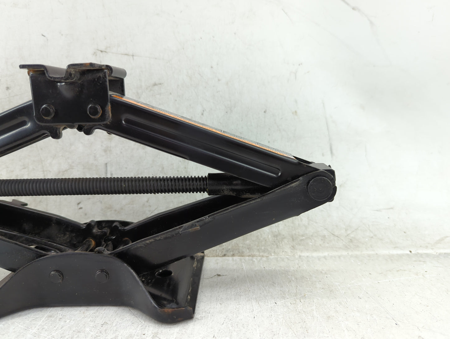 2017 Chevrolet Impala Spare Scissor Car Jack - Oemusedautoparts1.com