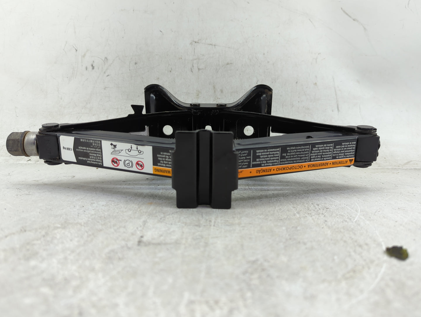2017 Chevrolet Impala Spare Scissor Car Jack - Oemusedautoparts1.com