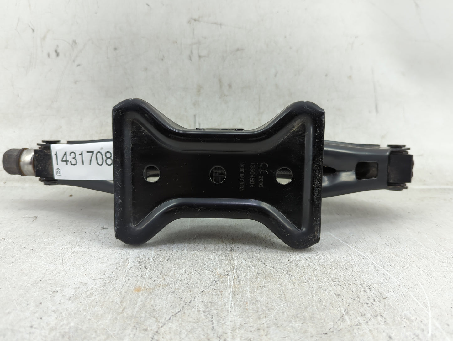 2017 Chevrolet Impala Spare Scissor Car Jack - Oemusedautoparts1.com