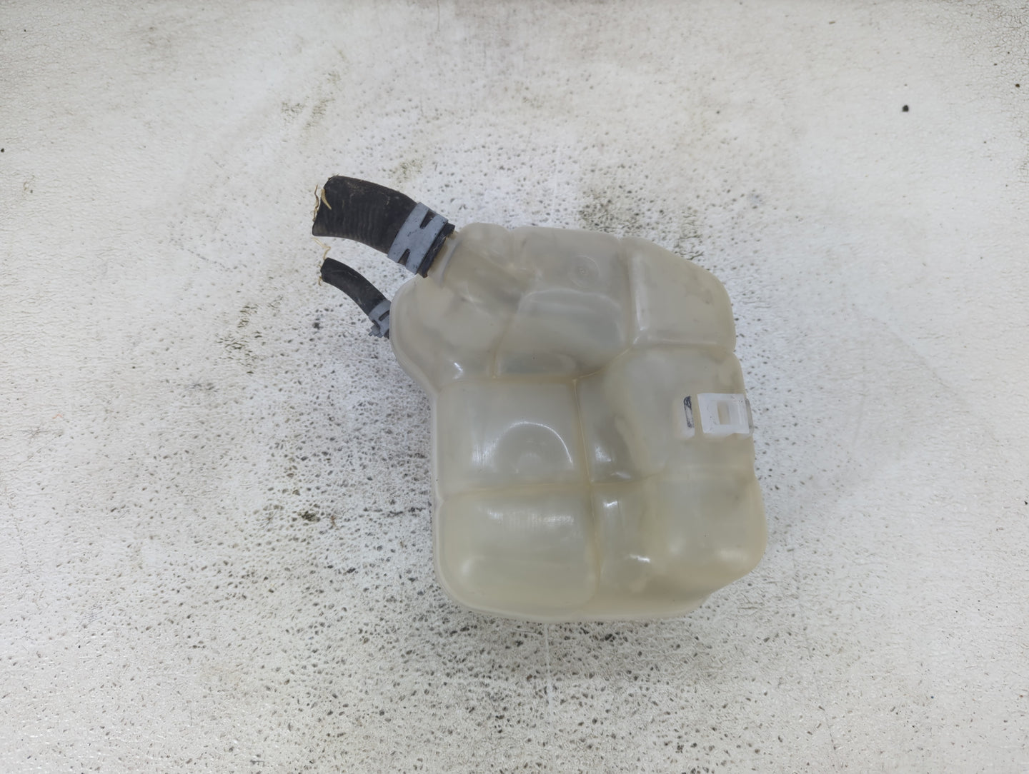 2014 Chevrolet Impala Radiator Coolant Overflow Expansion Tank Bottle 1432025 - Oemusedautoparts1.com