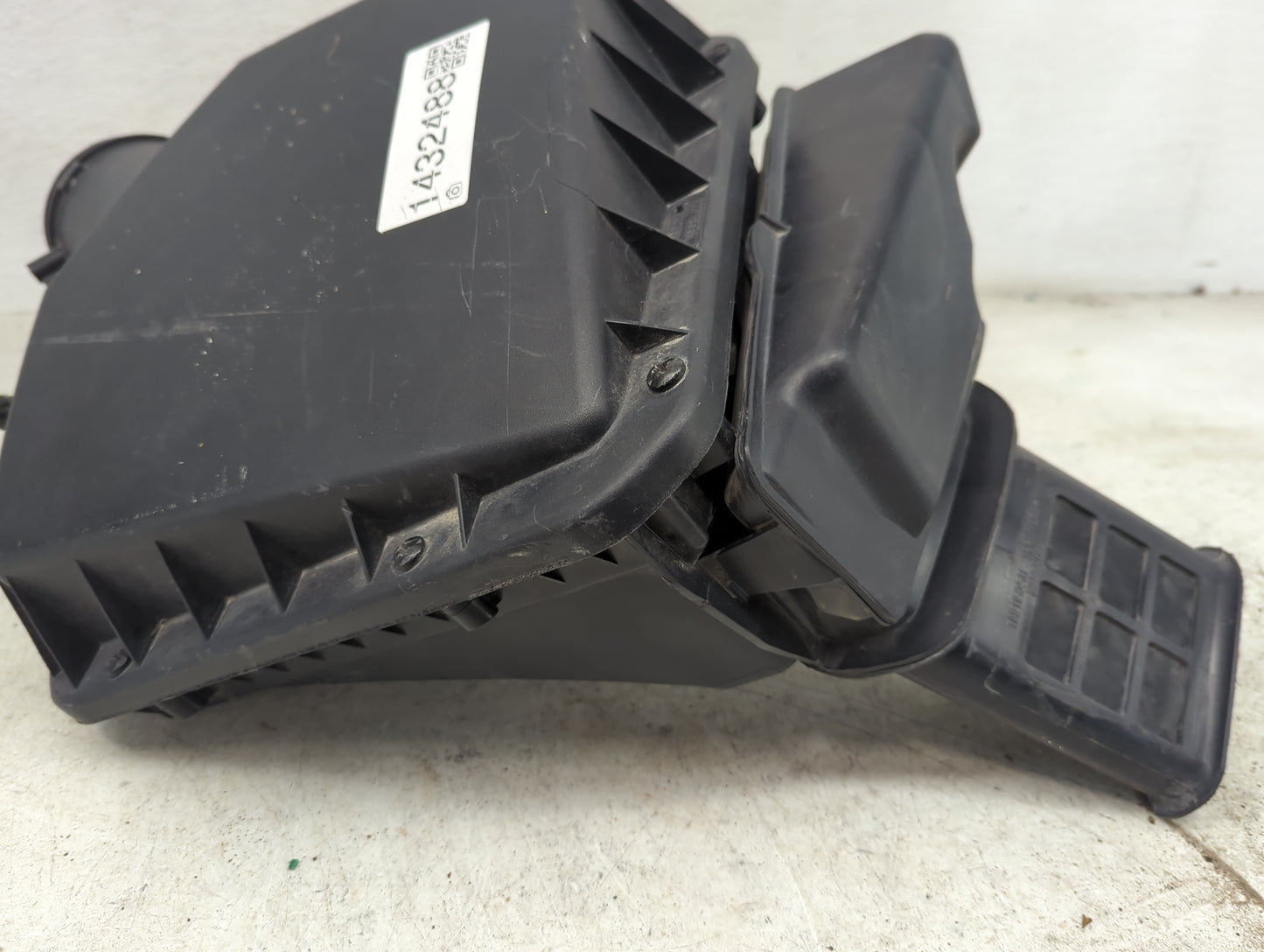 2014-2020 Chevrolet Impala Air Cleaner Intake-duct Hose Tube - Oemusedautoparts1.com