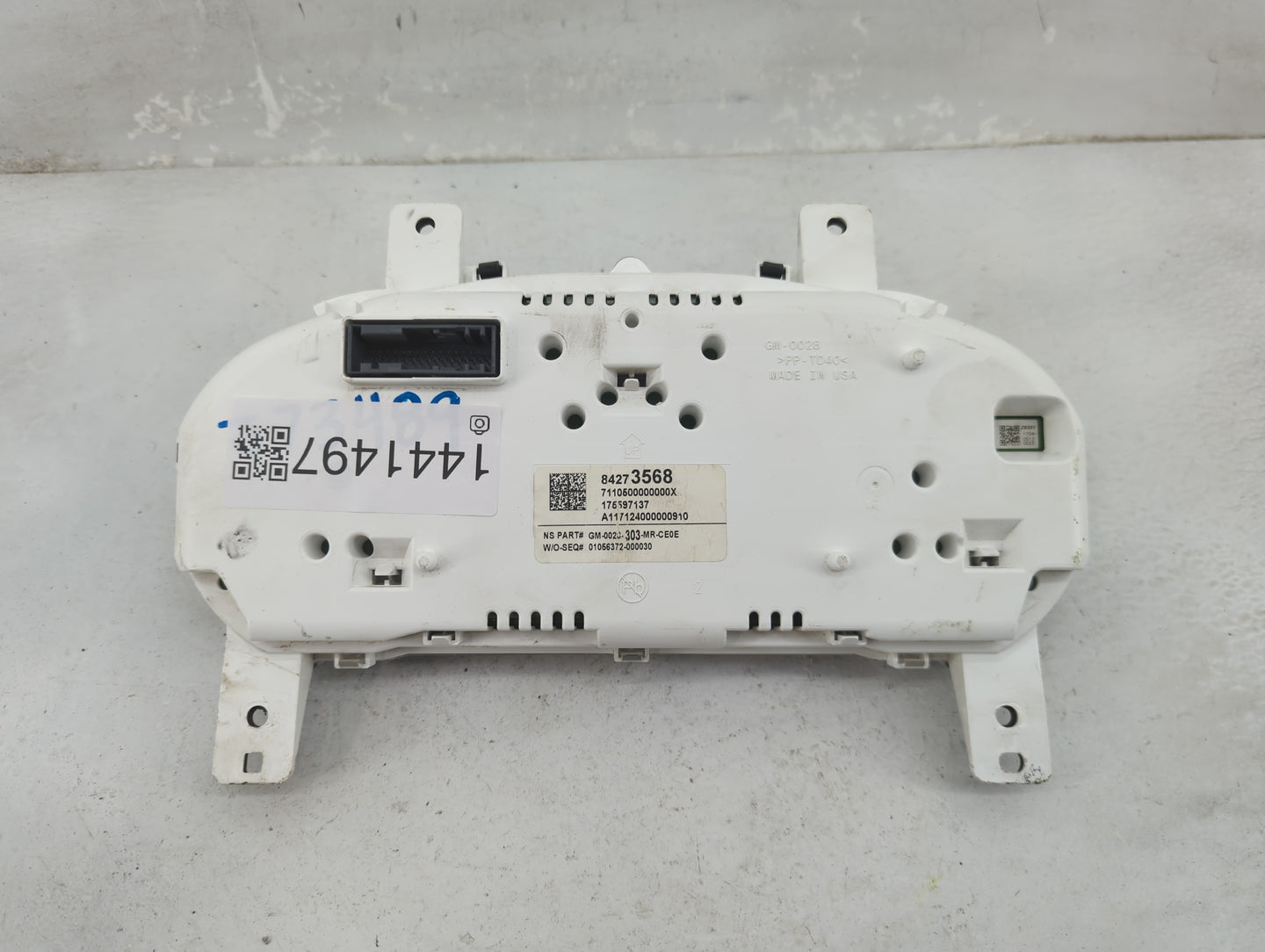 2017 Chevrolet Impala Instrument Cluster Speedometer Gauges P/N:84273568 GM-0020-303-MR-CE0E Fits OEM Used Auto Parts - Oemu