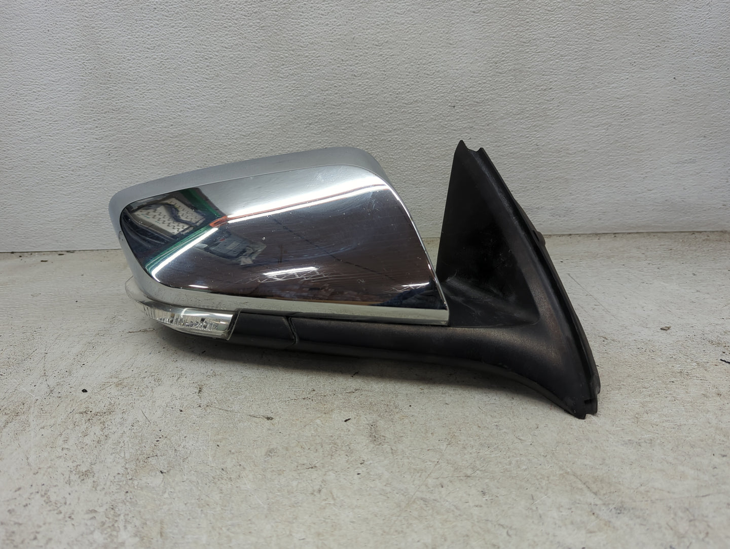 2016-2017 Chevrolet Impala Passenger Side View Mirror - Right Door Mirror OEM Used - Oemusedautoparts1.com