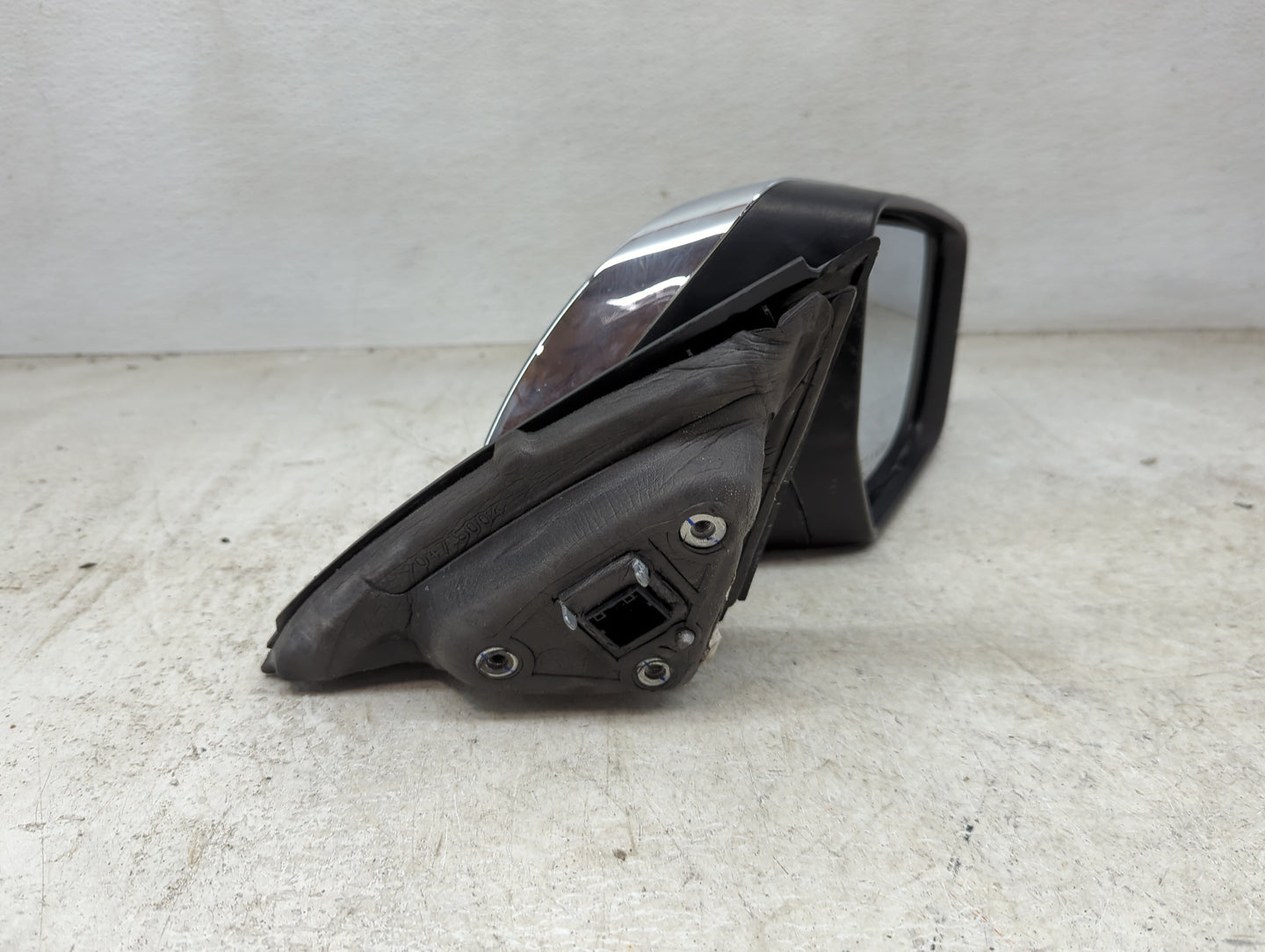 2016-2017 Chevrolet Impala Passenger Side View Mirror - Right Door Mirror OEM Used - Oemusedautoparts1.com