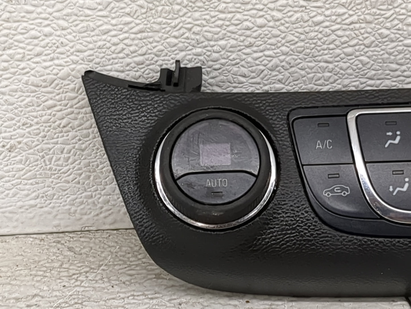 2014-2020 Chevrolet Impala Climate Control Module Temperature AC/Heater Replacement P/N:23453509 SBB677010 Fits OEM Used Aut
