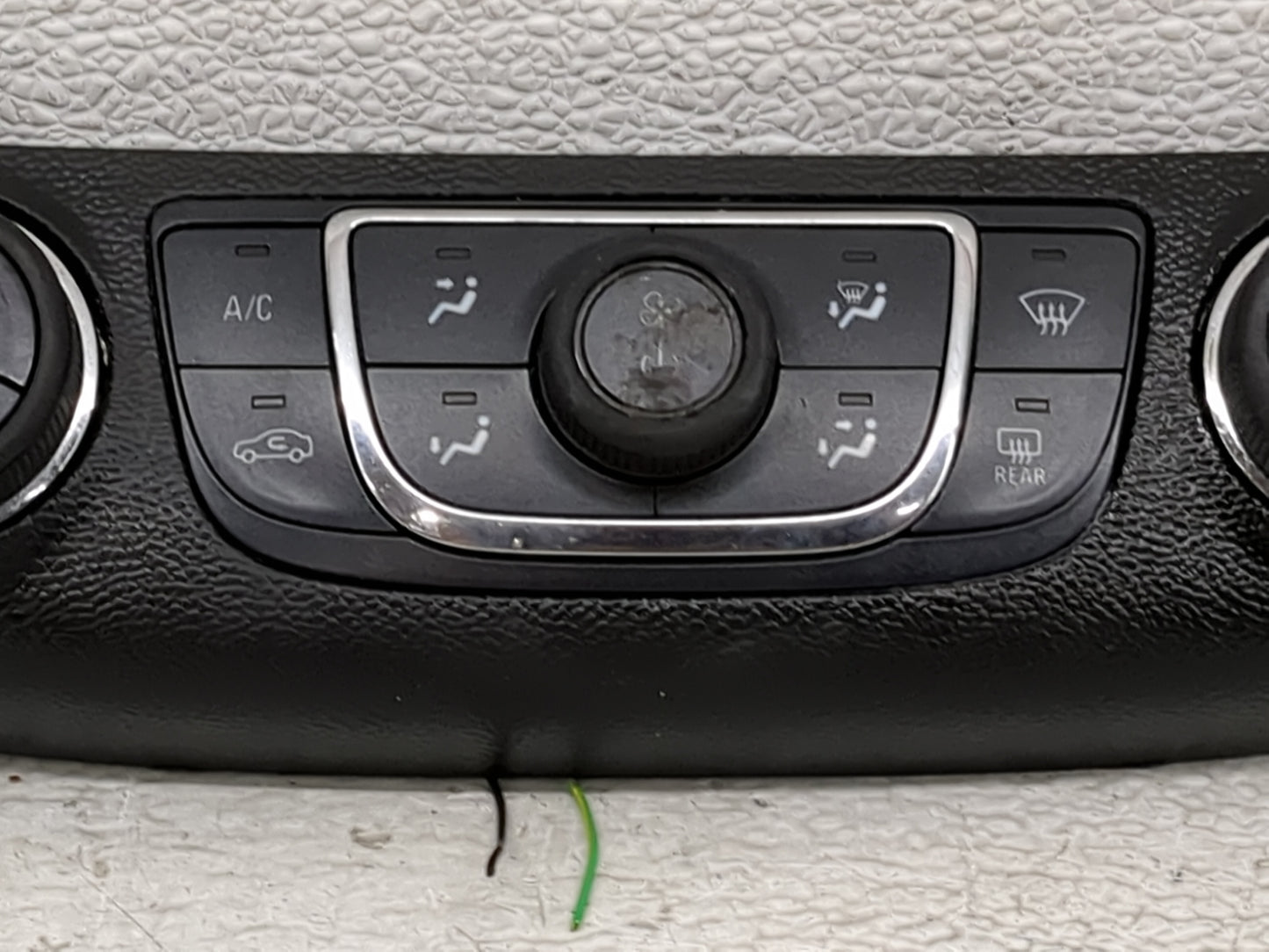 2014-2020 Chevrolet Impala Climate Control Module Temperature AC/Heater Replacement P/N:23453509 SBB677010 Fits OEM Used Aut