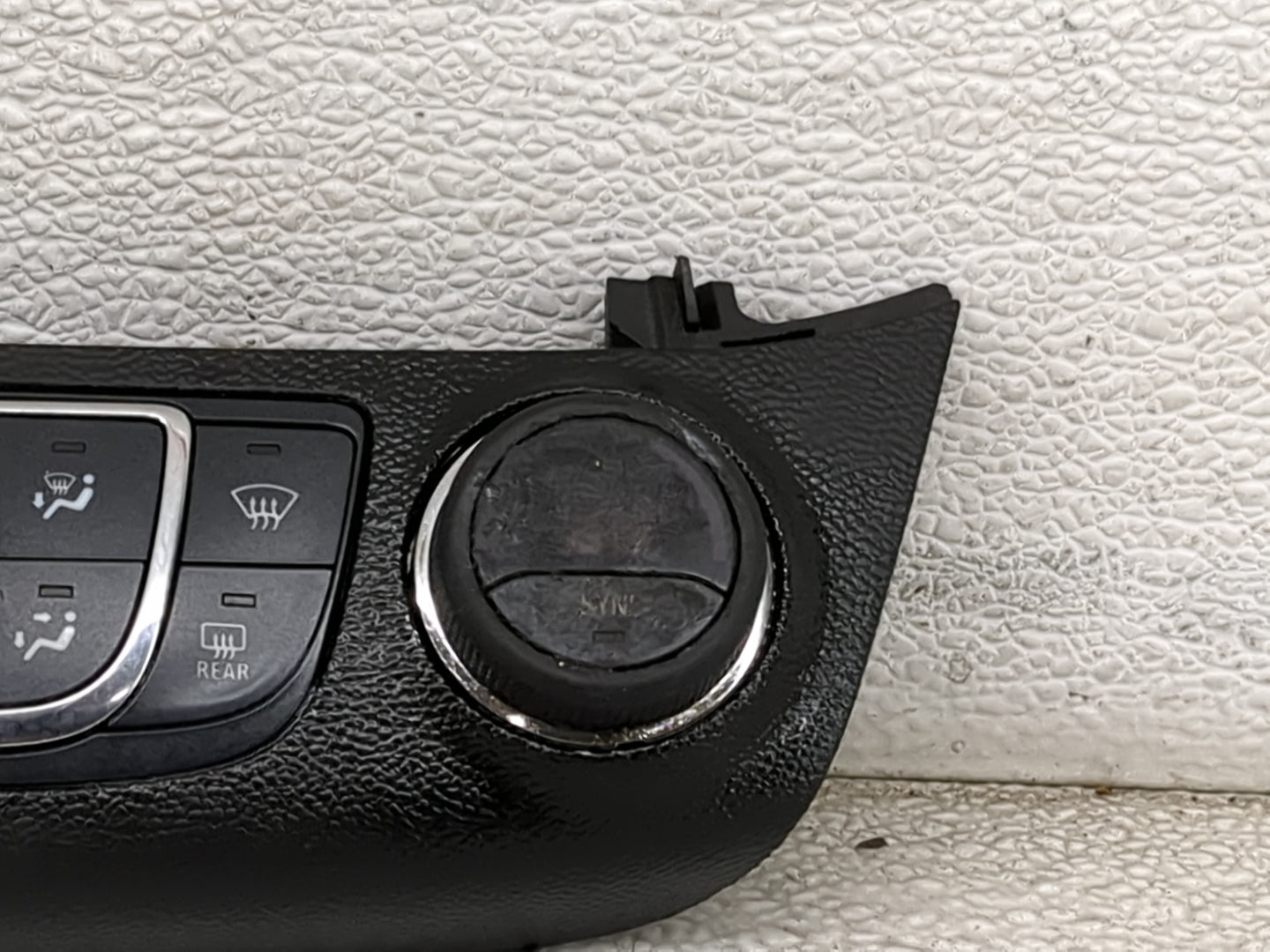 2014-2020 Chevrolet Impala Climate Control Module Temperature AC/Heater Replacement P/N:23453509 SBB677010 Fits OEM Used Aut