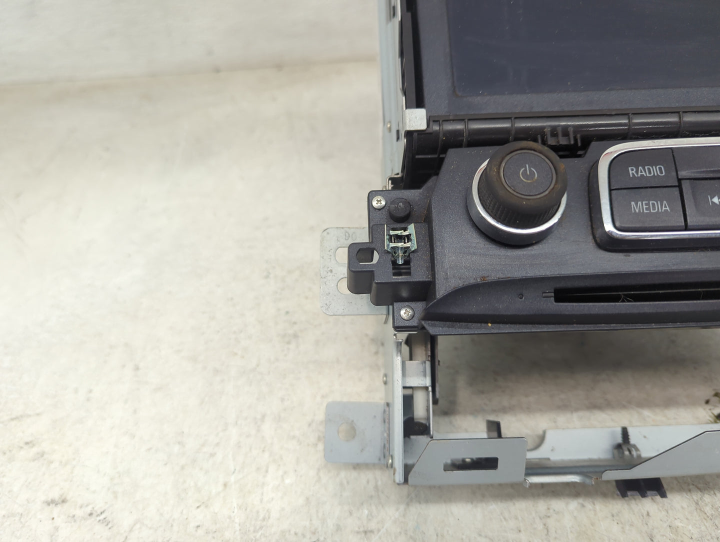 2014-2017 Chevrolet Impala Radio Control Panel 1468927 - Oemusedautoparts1.com