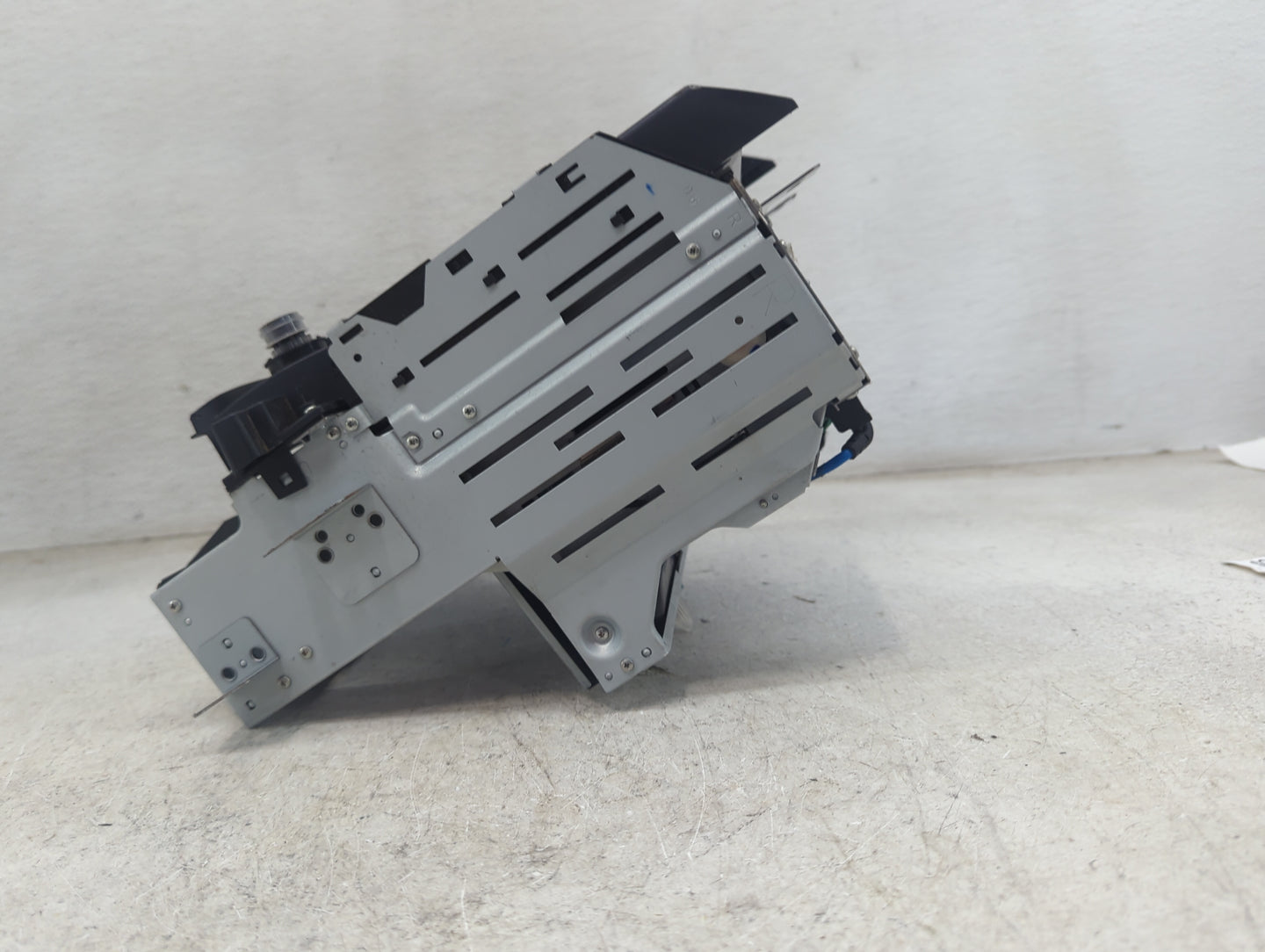2014-2017 Chevrolet Impala Radio Control Panel 1468927 - Oemusedautoparts1.com