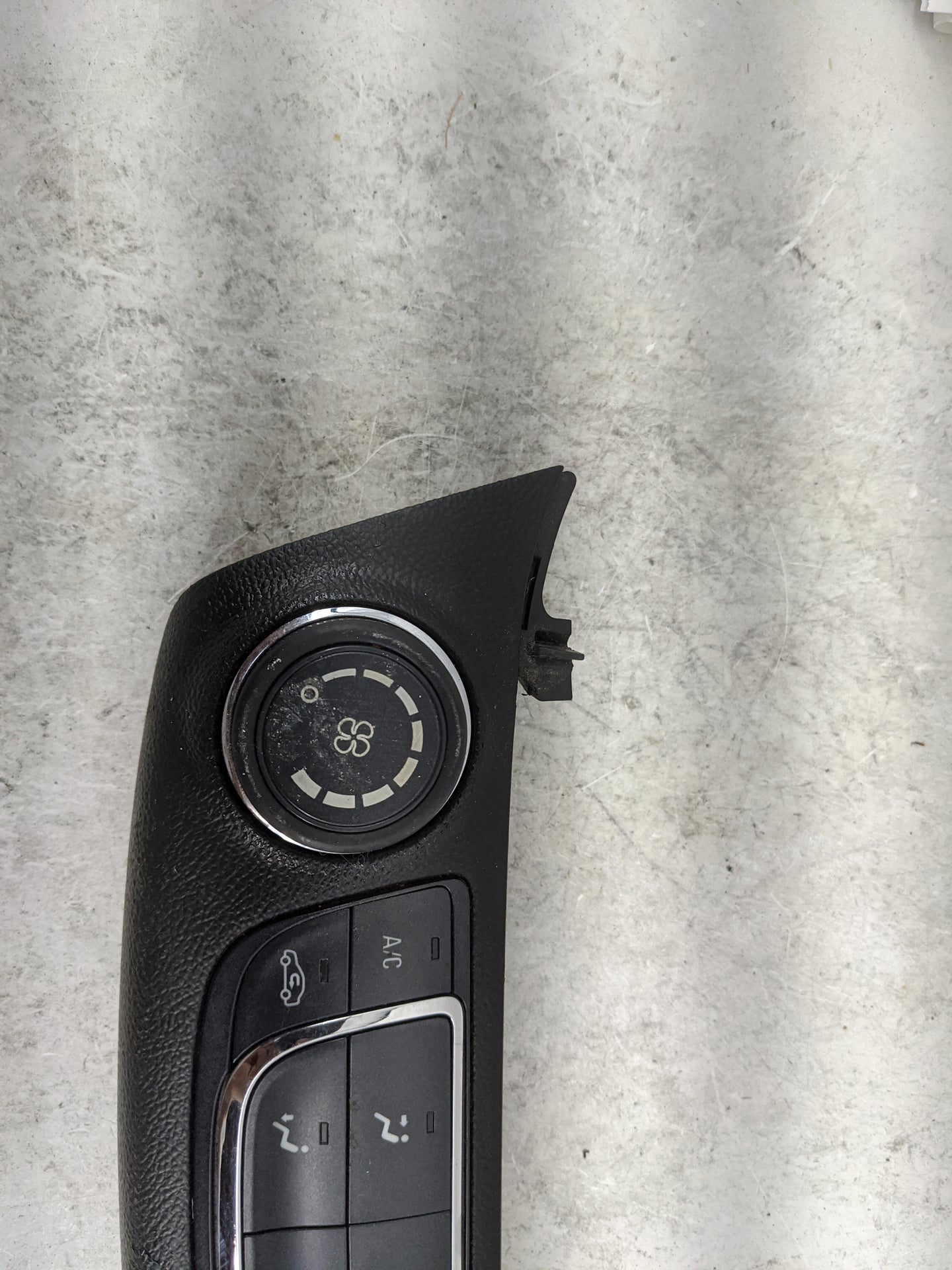 2014-2020 Chevrolet Impala Climate Control Module Temperature AC/Heater Replacement P/N:23453508 QFGM205A Fits OEM Used Auto