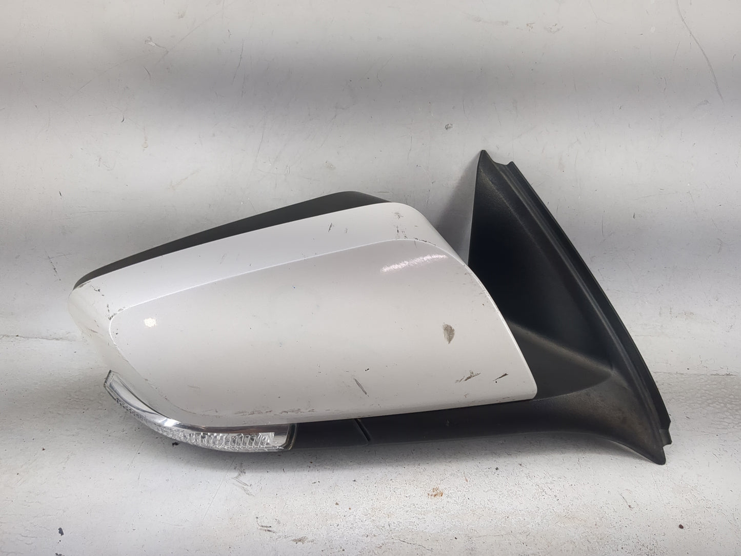 2016-2017 Chevrolet Impala Driver Side View Mirror - Left Door Mirror OEM Used - Oemusedautoparts1.com