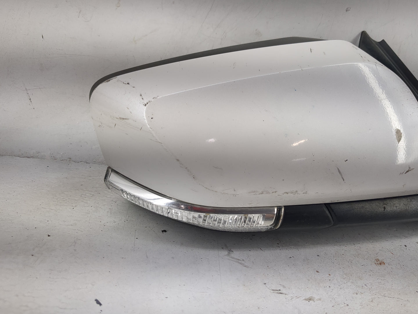 2016-2017 Chevrolet Impala Driver Side View Mirror - Left Door Mirror OEM Used - Oemusedautoparts1.com