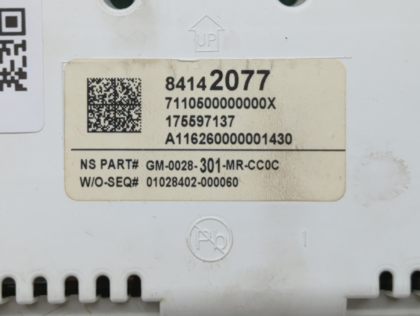 2017-2019 Chevrolet Impala Instrument Cluster Speedometer Gauges P/N:84142077 84332427 Fits Fits 2017 2018 2019 OEM Used Aut