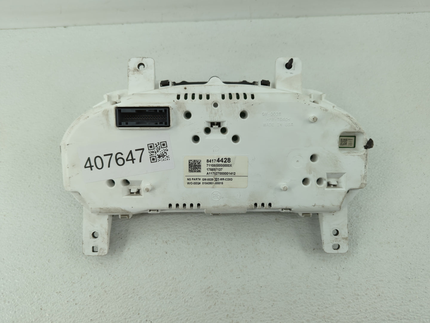 2017-2019 Chevrolet Impala Instrument Cluster Speedometer Gauges P/N:84174428 84037517, 84142075 Fits Fits 2017 2018 2019 OE