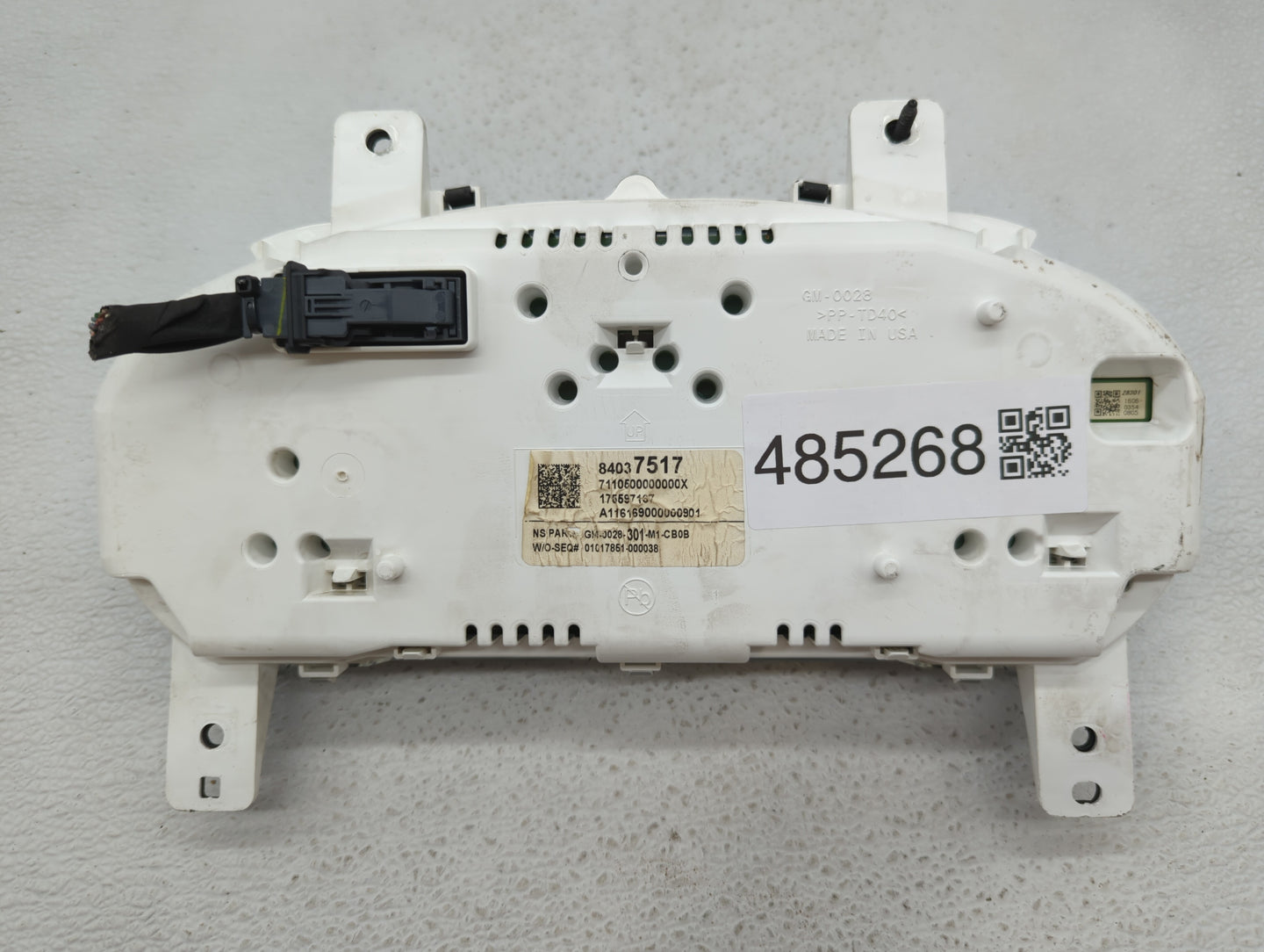 2017-2020 Chevrolet Impala Instrument Cluster Speedometer Gauges P/N:84037517 84332427, 84142077 Fits Fits 2017 2018 2019 20