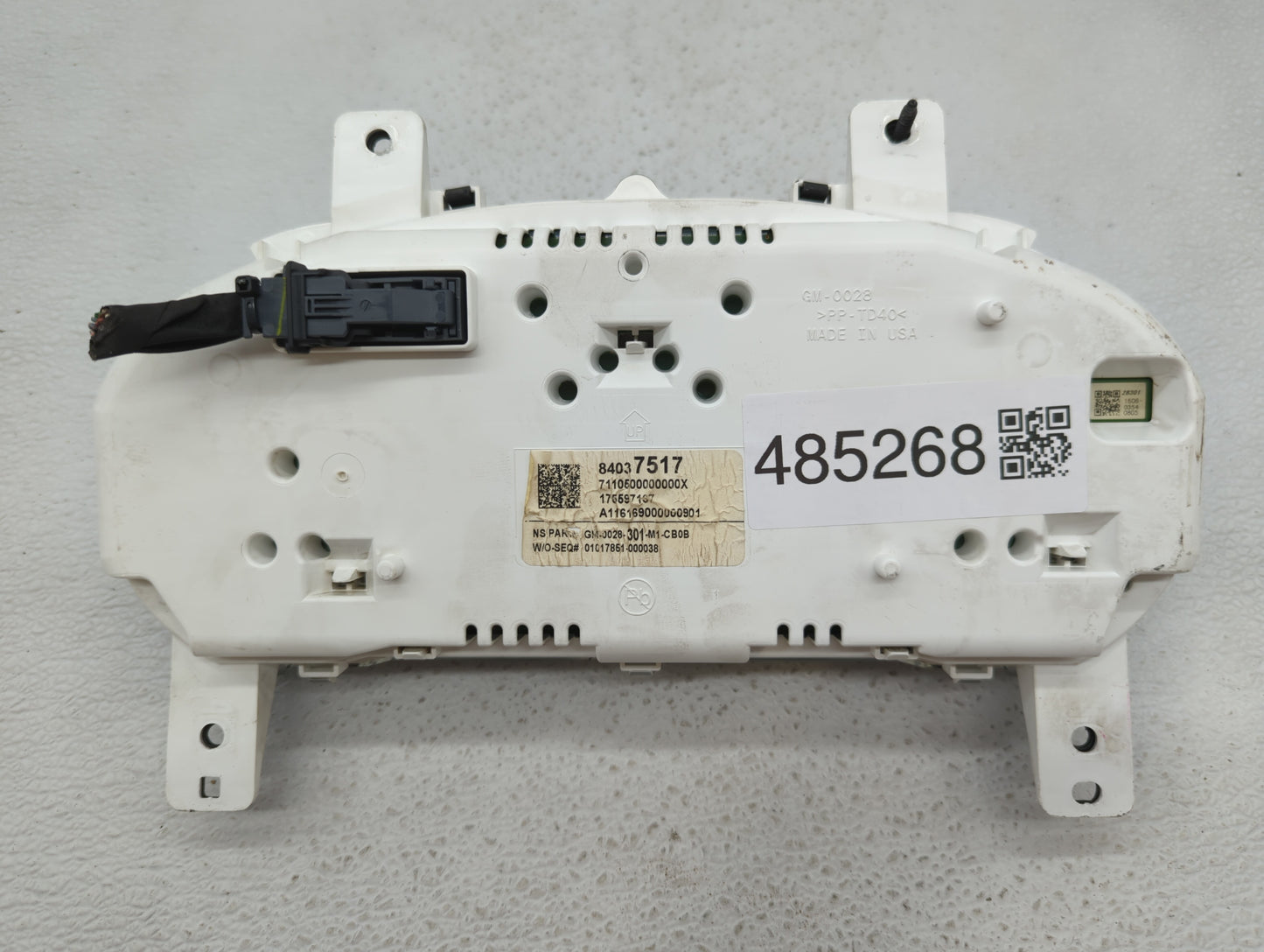 2017-2020 Chevrolet Impala Instrument Cluster Speedometer Gauges P/N:84037517 84332427, 84142077 Fits Fits 2017 2018 2019 20