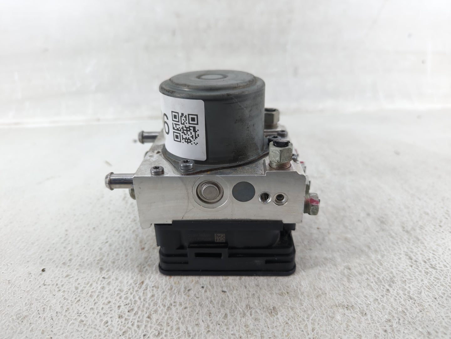 2017-2020 Chevrolet Impala ABS Pump Control Module Replacement P/N:84092226 Fits Fits 2017 2018 2019 2020 OEM Used Auto Part