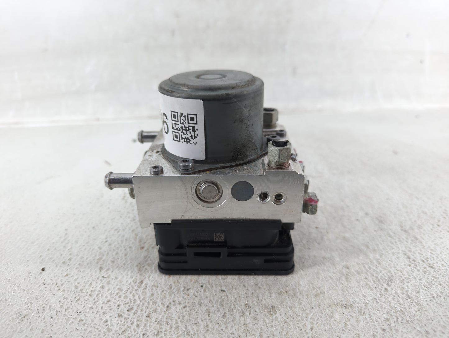 2017-2020 Chevrolet Impala ABS Pump Control Module Replacement P/N:84092226 Fits Fits 2017 2018 2019 2020 OEM Used Auto Part