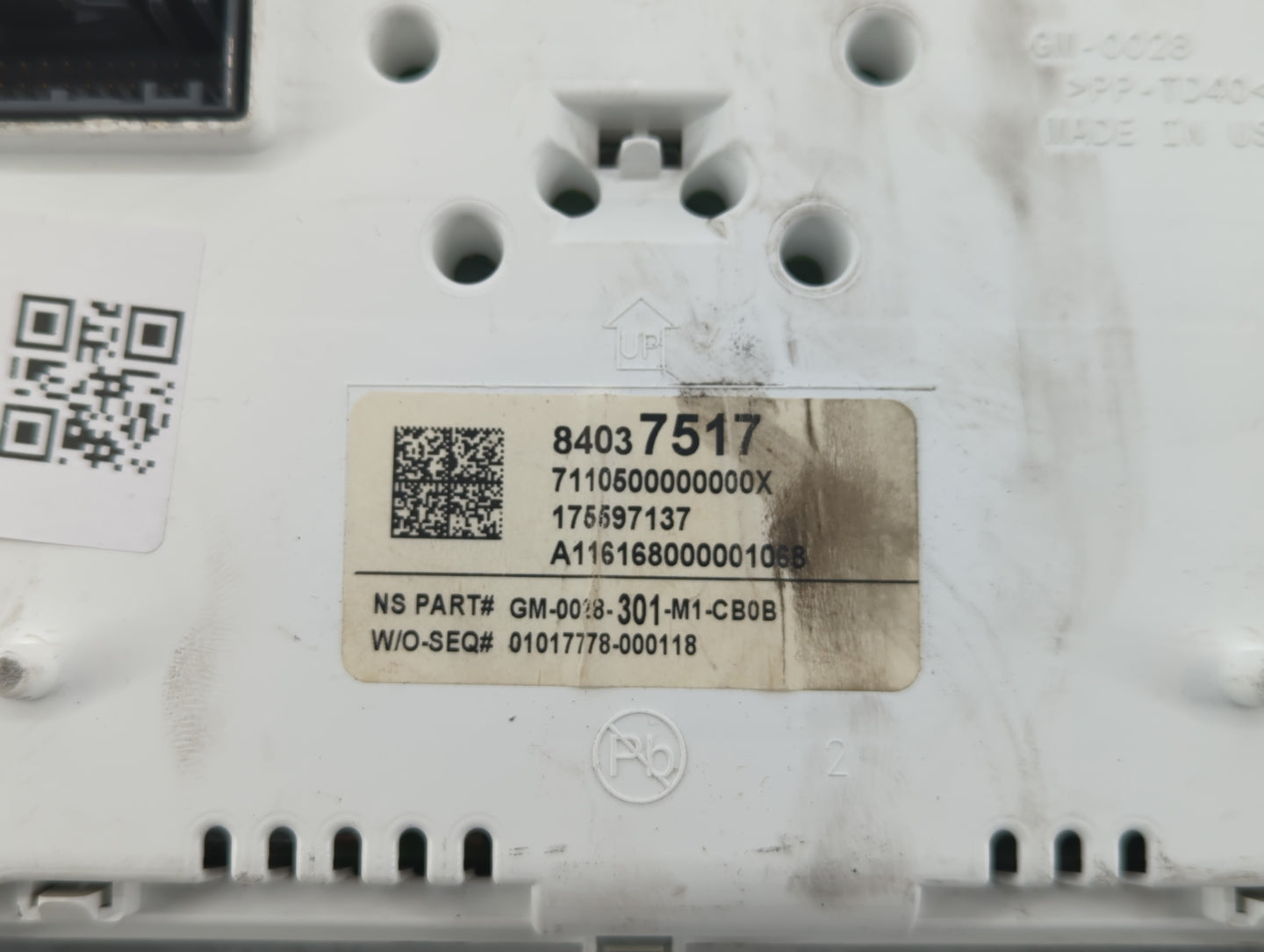 2017-2020 Chevrolet Impala Instrument Cluster Speedometer Gauges P/N:84037517 Fits Fits 2017 2018 2019 2020 OEM Used Auto Pa