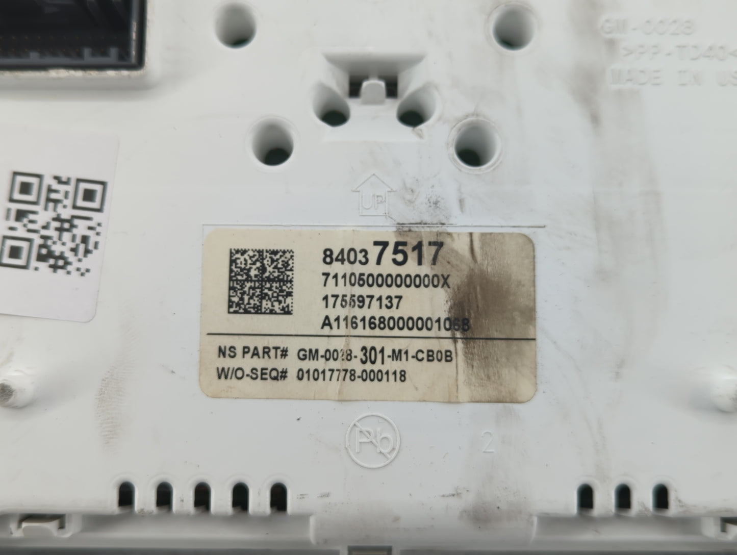 2017-2020 Chevrolet Impala Instrument Cluster Speedometer Gauges P/N:84037517 Fits Fits 2017 2018 2019 2020 OEM Used Auto Pa