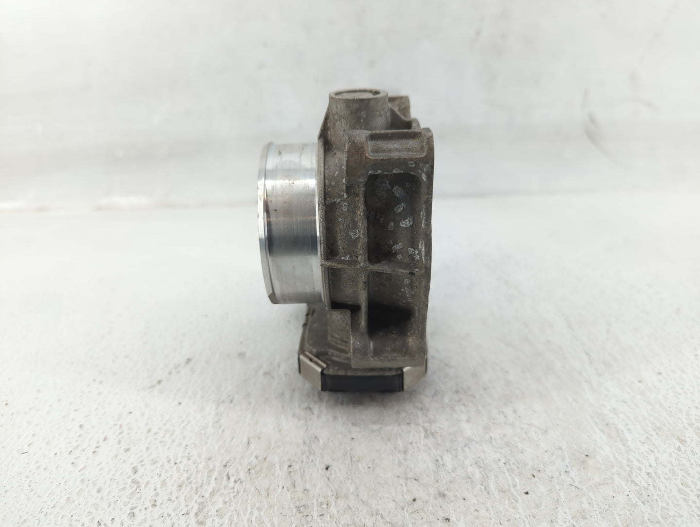 2016-2019 Chevrolet Impala Throttle Body P/N:12670839AA Fits Fits 2016 2017 2018 2019 2020 2021 2022 OEM Used Auto Parts - O