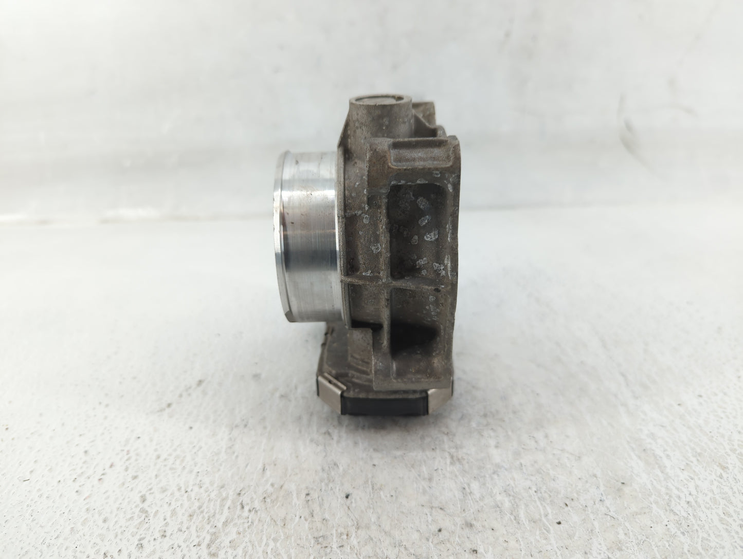 2016-2019 Chevrolet Impala Throttle Body P/N:12670839AA Fits Fits 2016 2017 2018 2019 2020 2021 2022 OEM Used Auto Parts - O