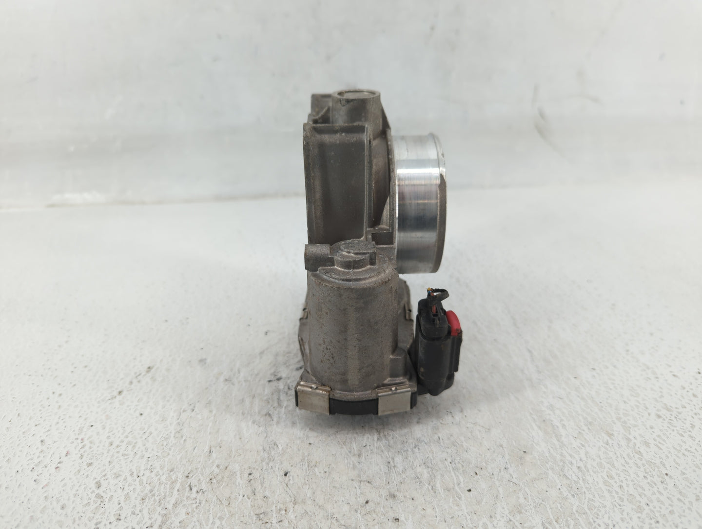 2016-2019 Chevrolet Impala Throttle Body P/N:12670839AA Fits Fits 2016 2017 2018 2019 2020 2021 2022 OEM Used Auto Parts - O