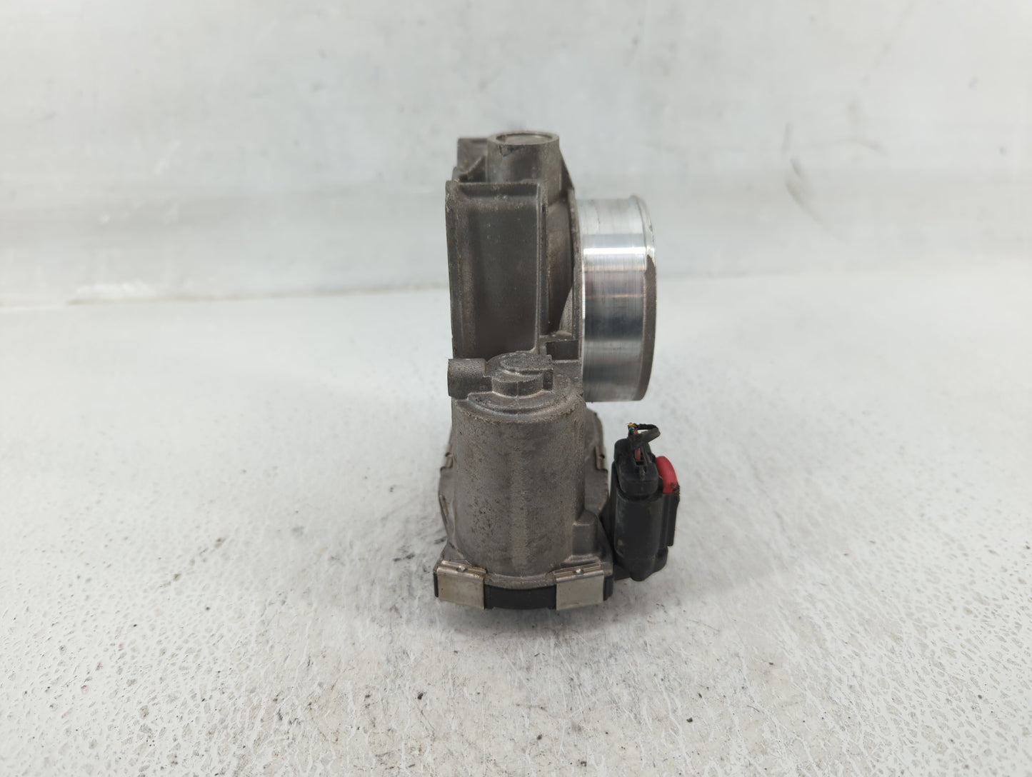 2016-2019 Chevrolet Impala Throttle Body P/N:12670839AA Fits Fits 2016 2017 2018 2019 2020 2021 2022 OEM Used Auto Parts - O