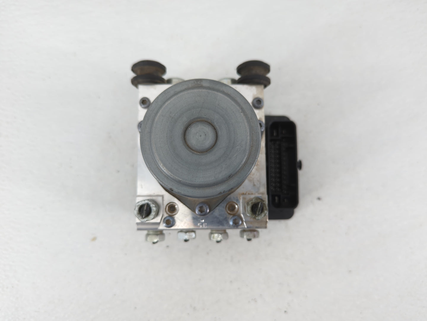 2017-2020 Chevrolet Impala ABS Pump Control Module Replacement P/N:84092228 Fits Fits 2017 2018 2019 2020 OEM Used Auto Part