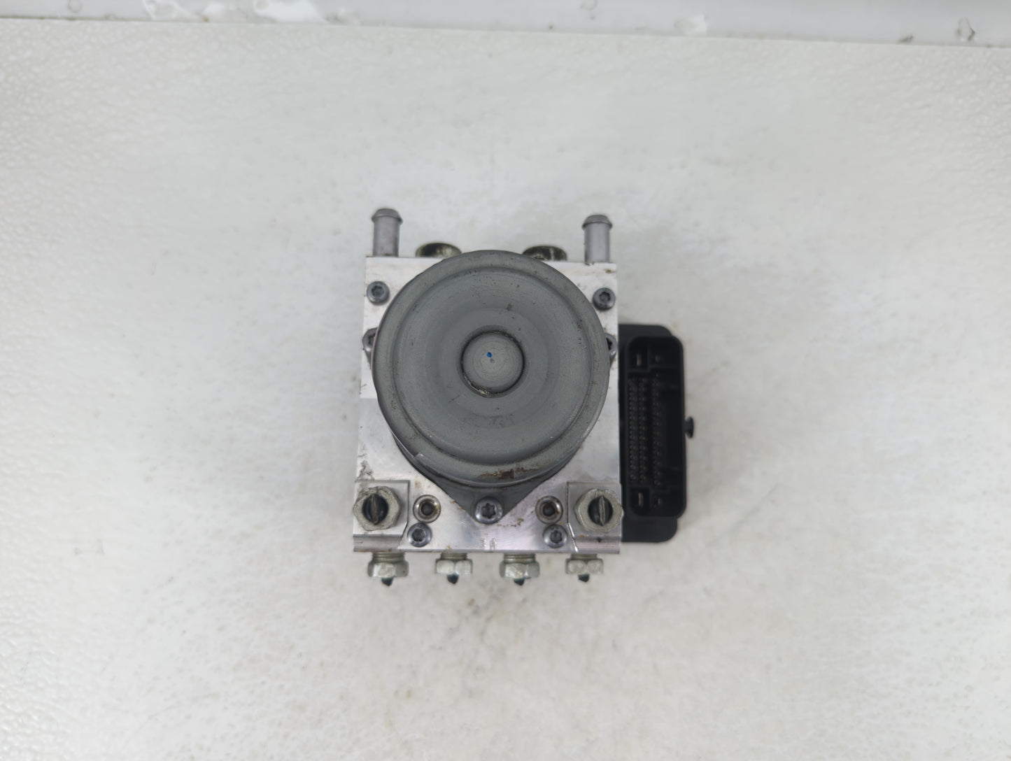 2017-2020 Chevrolet Impala ABS Pump Control Module Replacement P/N:84020431 Fits Fits 2017 2018 2019 2020 OEM Used Auto Part