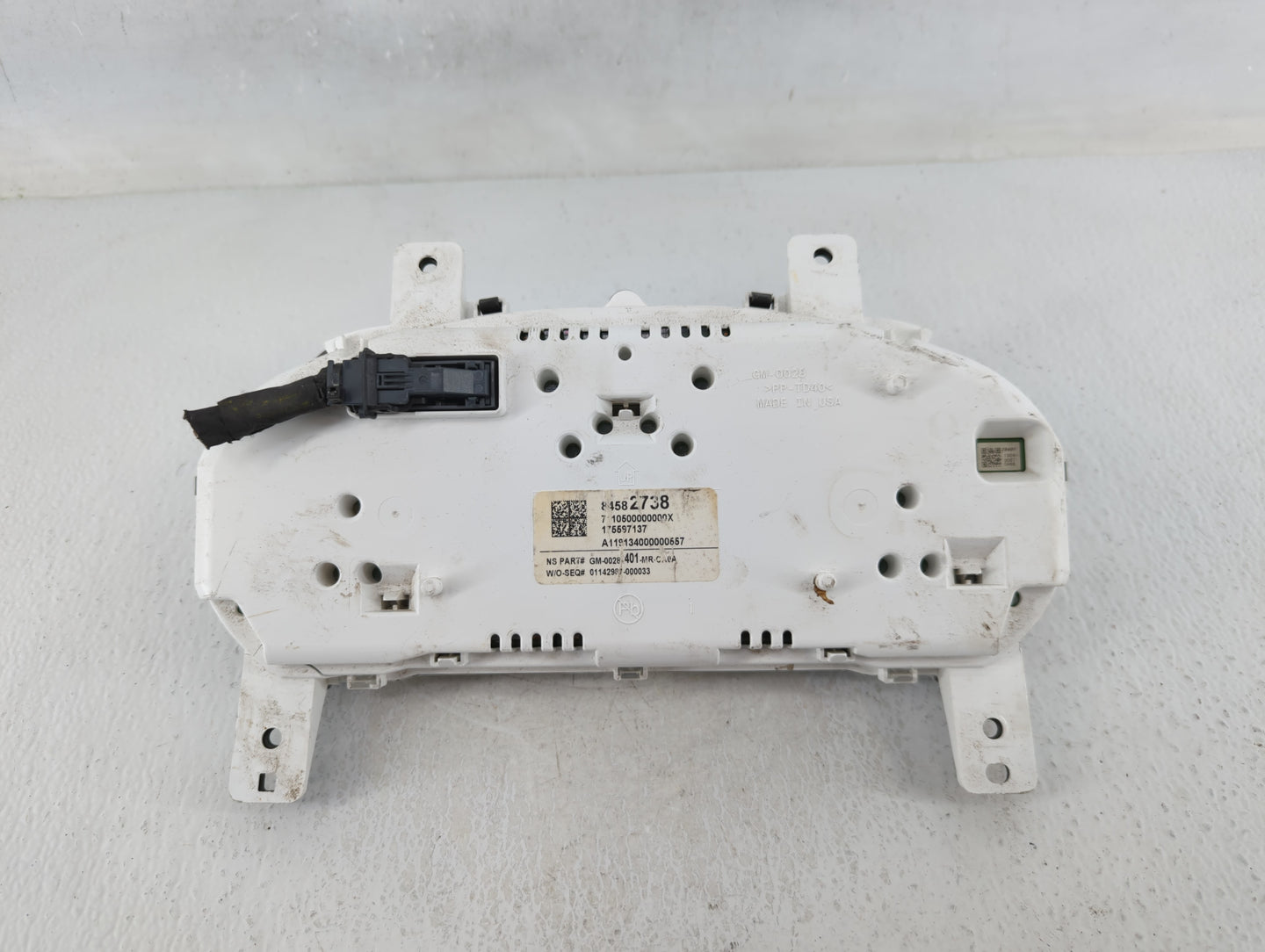 2017-2020 Chevrolet Impala Instrument Cluster Speedometer Gauges P/N:84582738 Fits Fits 2017 2018 2019 2020 OEM Used Auto Pa