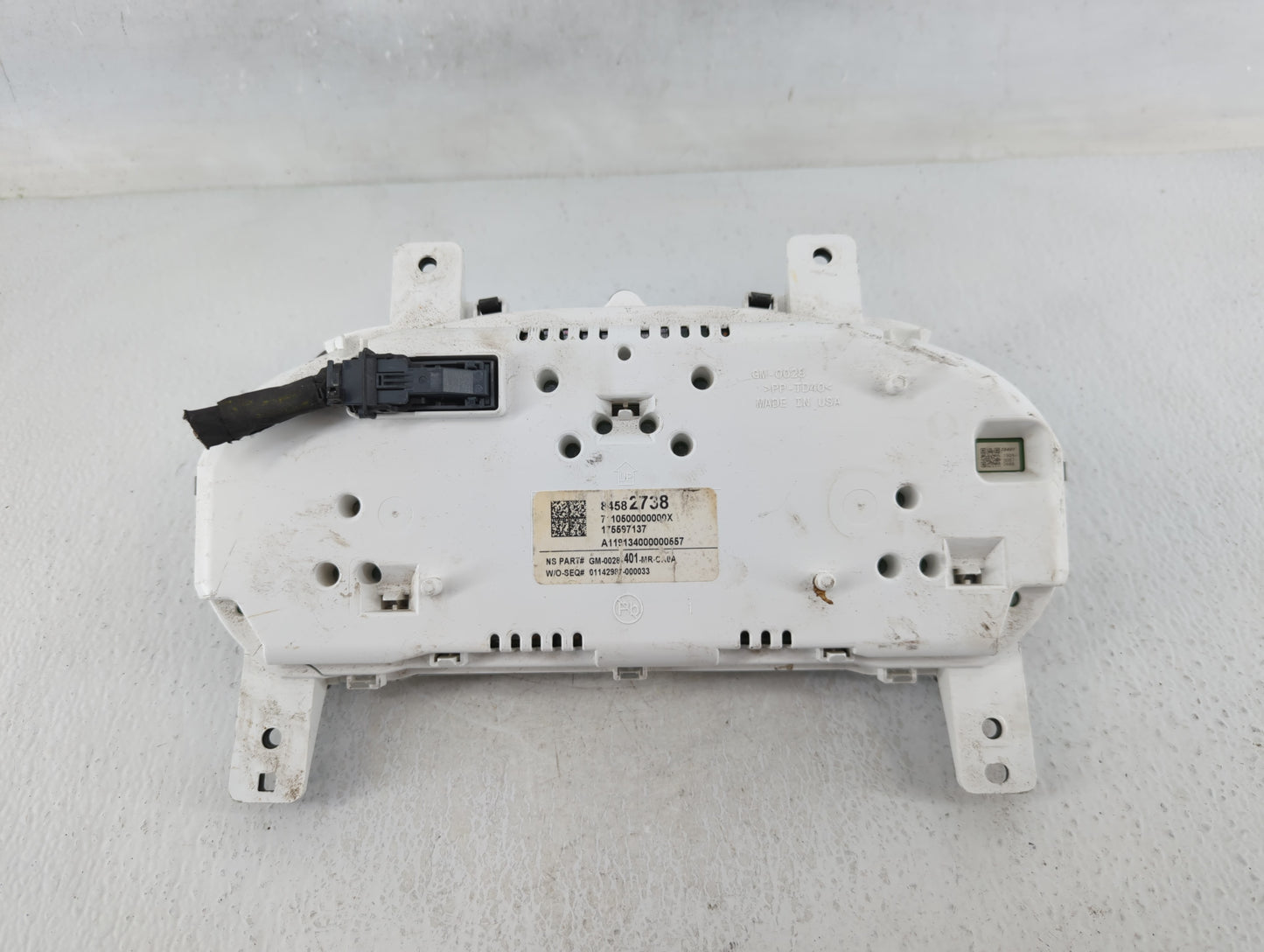 2017-2020 Chevrolet Impala Instrument Cluster Speedometer Gauges P/N:84582738 Fits Fits 2017 2018 2019 2020 OEM Used Auto Pa