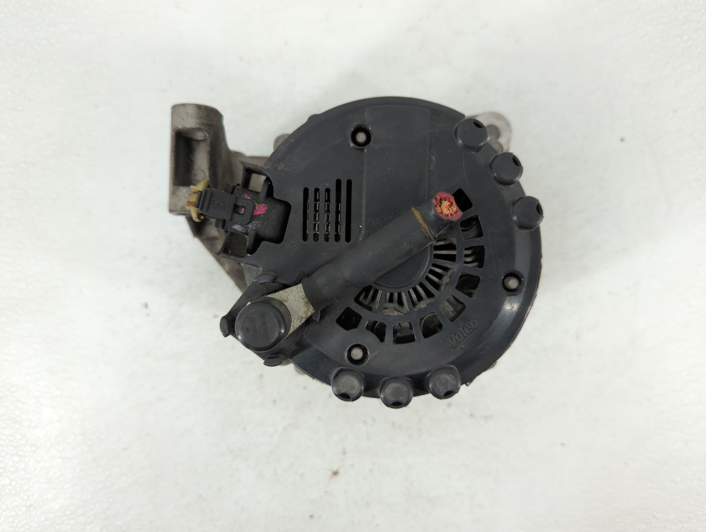2017 Chevrolet Impala Alternator Replacement Generator Charging Assembly Engine OEM P/N:13597235 Fits OEM Used Auto Parts - 