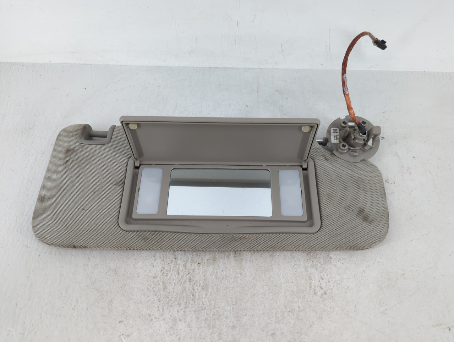 2014-2020 Chevrolet Impala Sun Visor Shade Replacement Passenger Right Mirror Fits Fits 2014 2015 2016 2017 2018 2019 2020 O