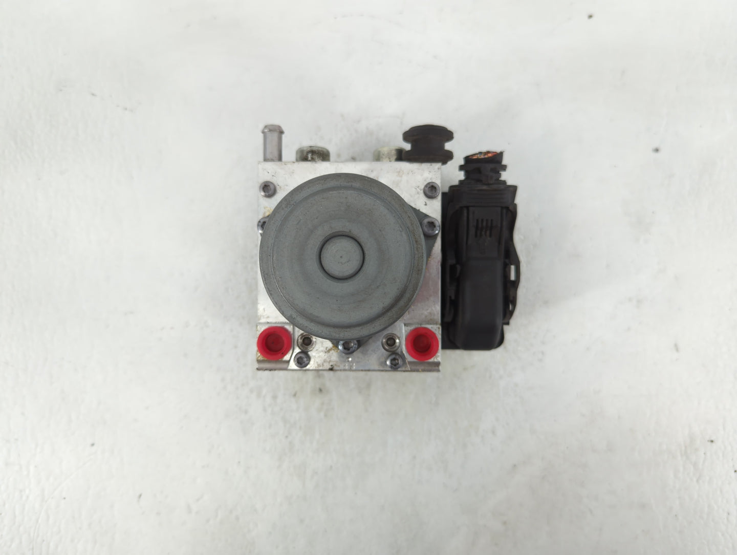 2017-2020 Chevrolet Impala ABS Pump Control Module Replacement P/N:84092226 Fits Fits 2017 2018 2019 2020 OEM Used Auto Part