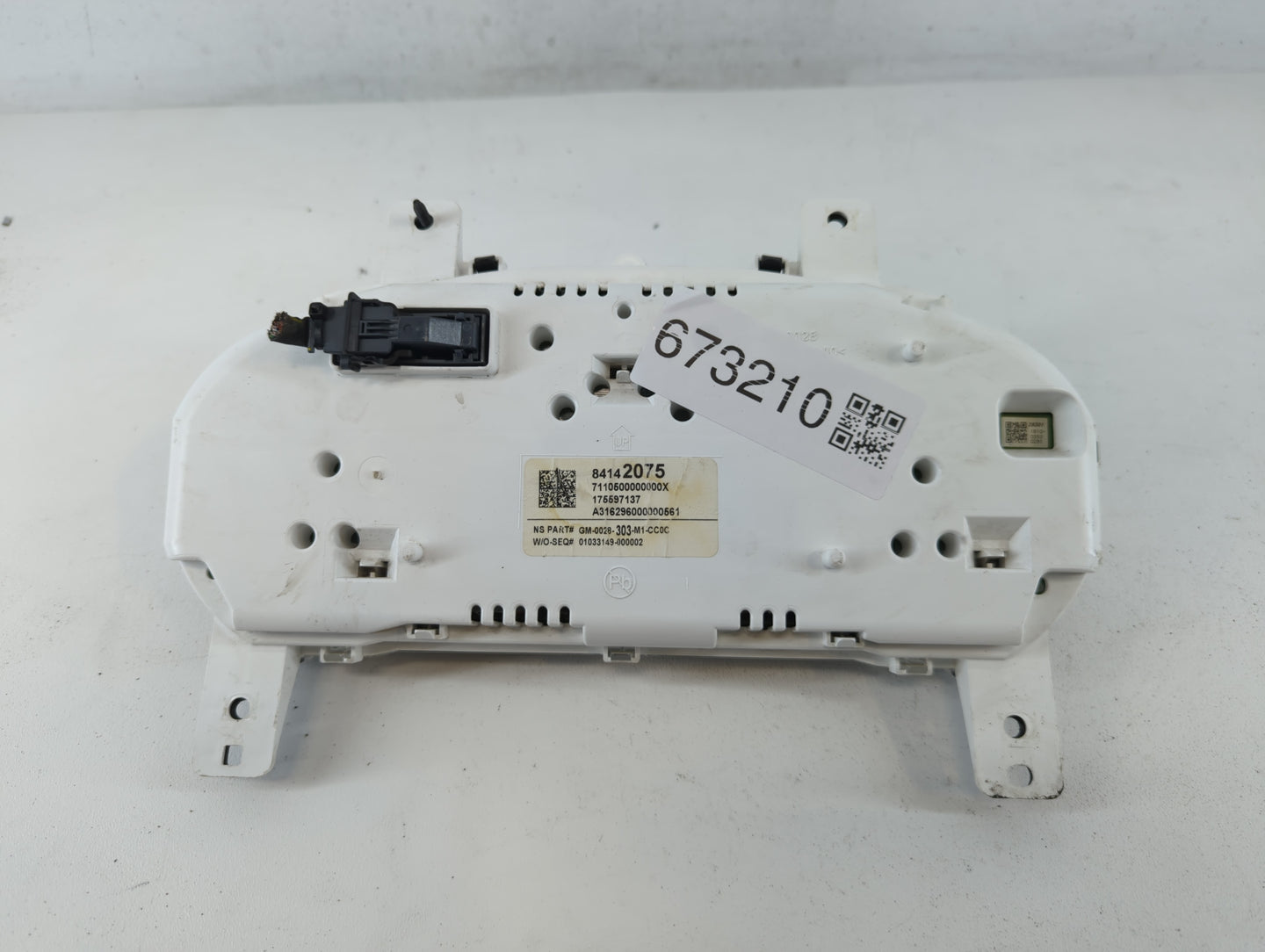 2017-2020 Chevrolet Impala Instrument Cluster Speedometer Gauges P/N:84142075 Fits Fits 2017 2018 2019 2020 OEM Used Auto Pa