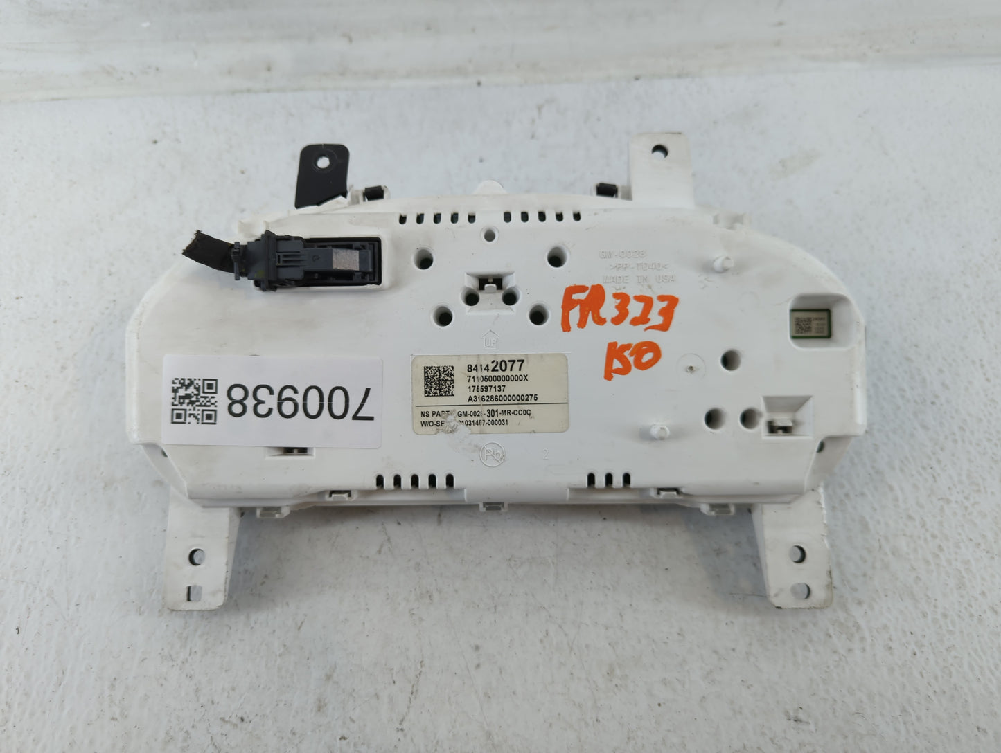 2017-2020 Chevrolet Impala Instrument Cluster Speedometer Gauges P/N:84142077 Fits Fits 2017 2018 2019 2020 OEM Used Auto Pa