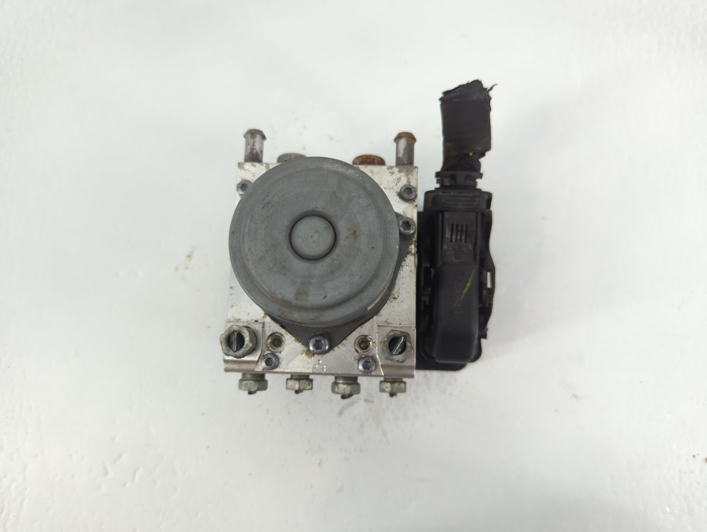 2017-2020 Chevrolet Impala ABS Pump Control Module Replacement P/N:84092226 Fits Fits 2017 2018 2019 2020 OEM Used Auto Part