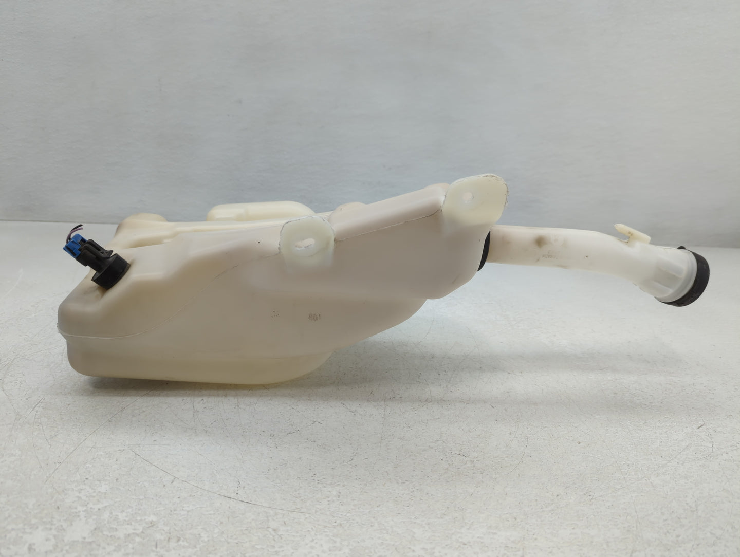 2014-2020 Chevrolet Impala Windshield Washer Fluid Reservoir Bottle Oem - Oemusedautoparts1.com