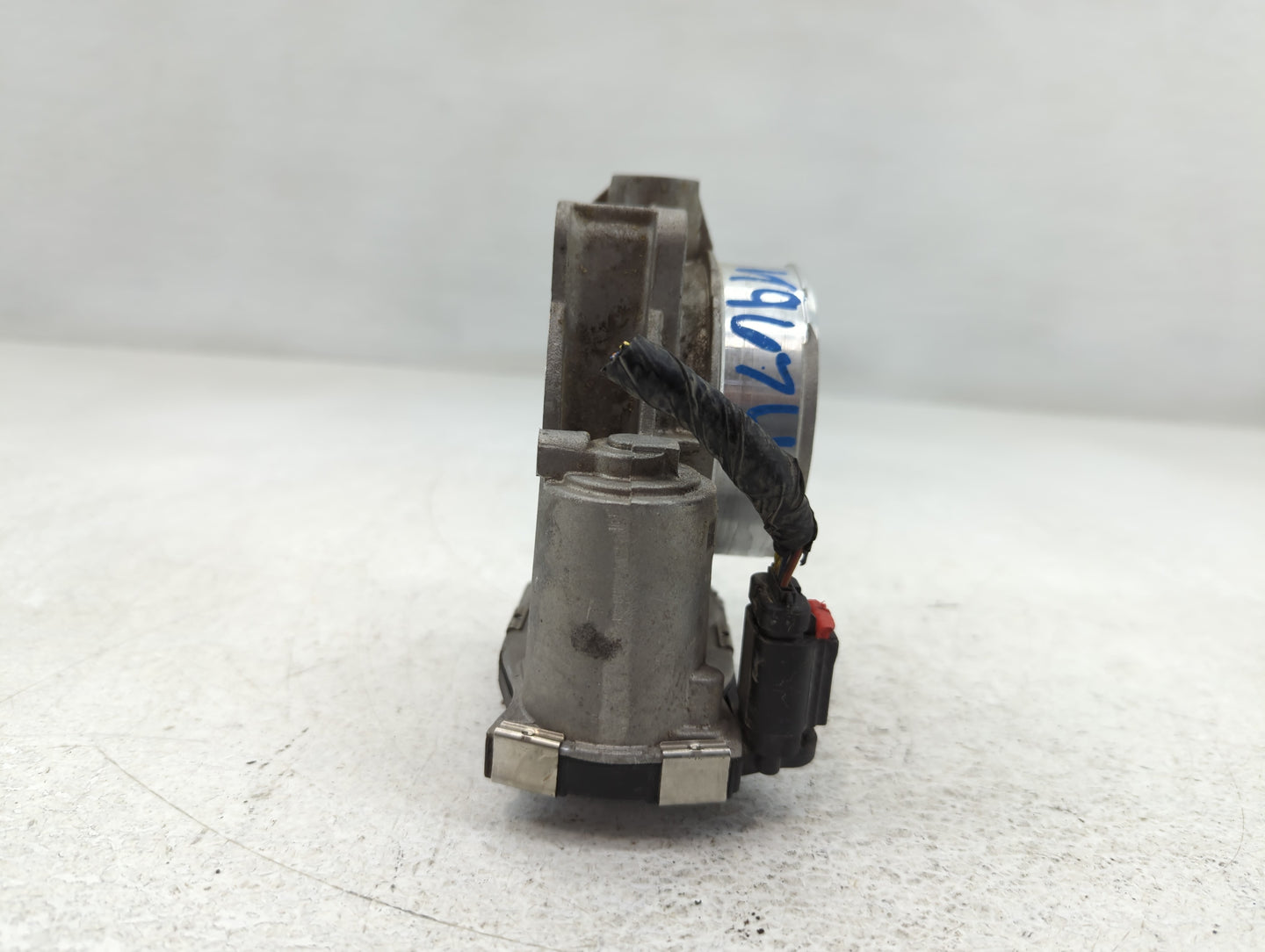 2012-2020 Chevrolet Impala Throttle Body P/N:12670981AA Fits Fits 2012 2013 2014 2015 2016 2017 2018 2019 2020 2021 2022 OEM