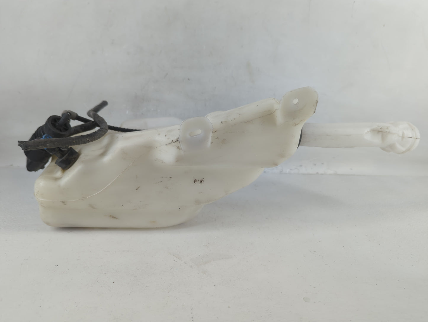 2014-2020 Chevrolet Impala Windshield Washer Fluid Reservoir Bottle Oem - Oemusedautoparts1.com