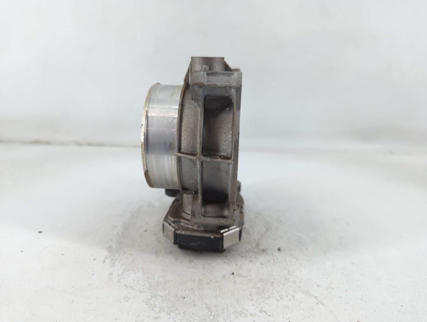 2012-2020 Chevrolet Impala Throttle Body P/N:12670981AA Fits Fits 2012 2013 2014 2015 2016 2017 2018 2019 2020 2021 2022 OEM
