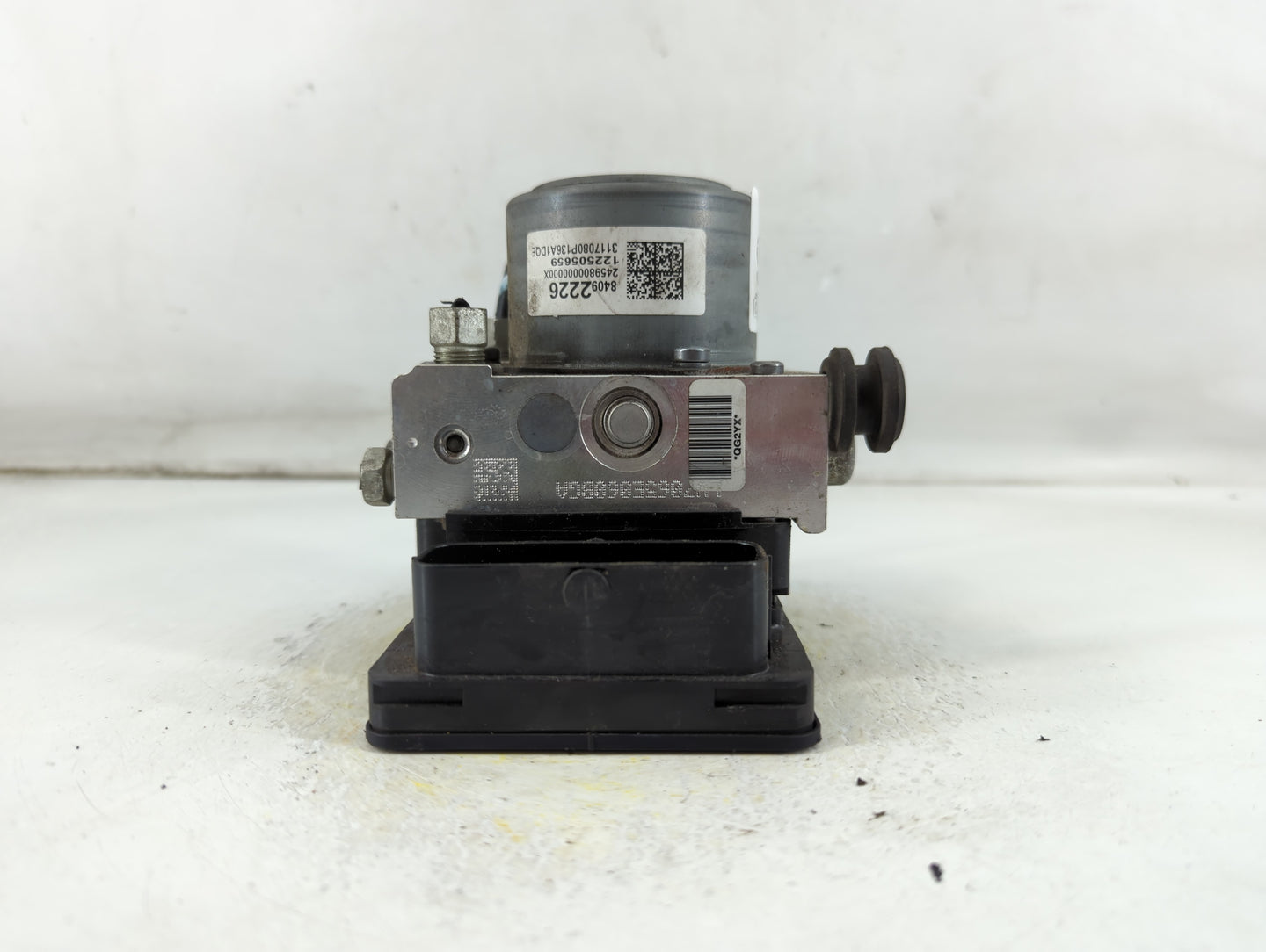 2017-2020 Chevrolet Impala ABS Pump Control Module Replacement P/N:84092226 Fits Fits 2017 2018 2019 2020 OEM Used Auto Part
